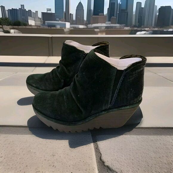 New! Fly London Yamy YAMY266FLY Womens Green Suede Ankle & Booties Boots 36 $110 - Picture 1 of 15